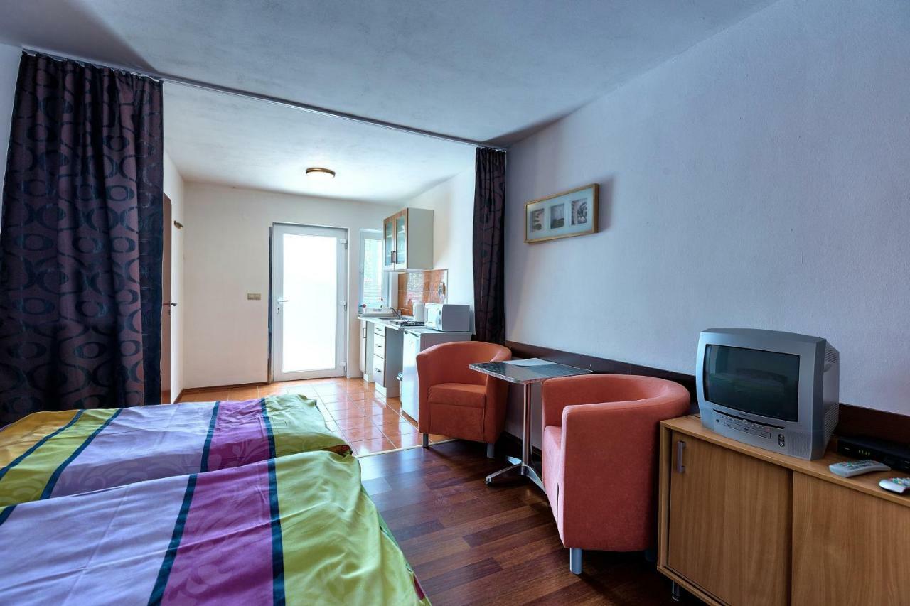 מלון Podhájska Apartmanovy Dom Red מראה חיצוני תמונה
