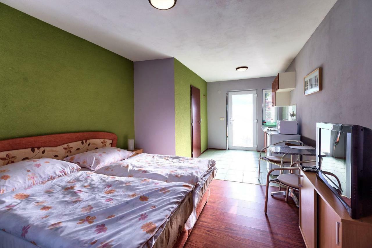 מלון Podhájska Apartmanovy Dom Red מראה חיצוני תמונה