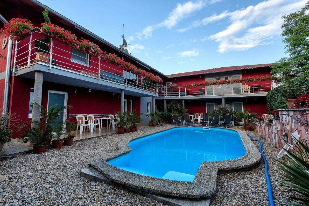 Podhájska Apartmanovy Dom Red מראה חיצוני תמונה