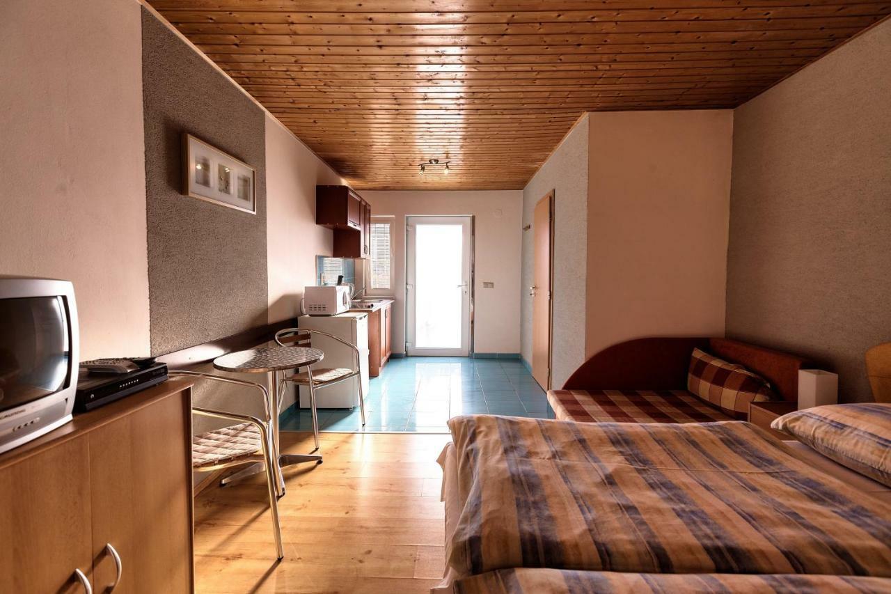 מלון Podhájska Apartmanovy Dom Red מראה חיצוני תמונה