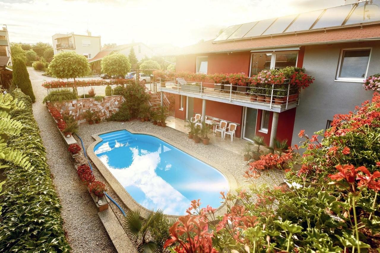 מלון Podhájska Apartmanovy Dom Red מראה חיצוני תמונה