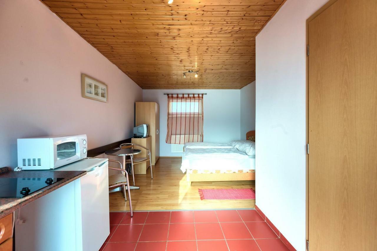 מלון Podhájska Apartmanovy Dom Red מראה חיצוני תמונה