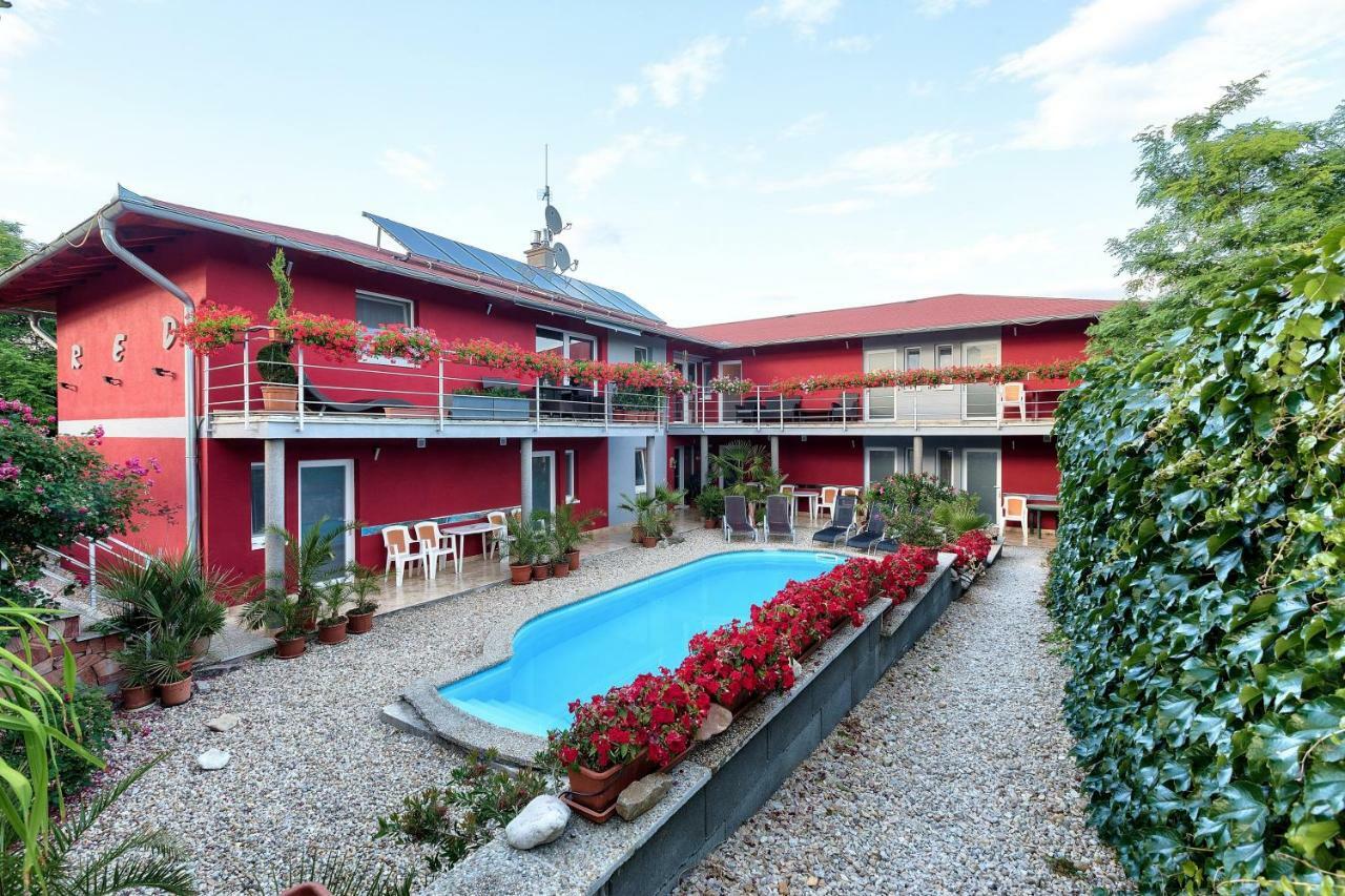 מלון Podhájska Apartmanovy Dom Red מראה חיצוני תמונה