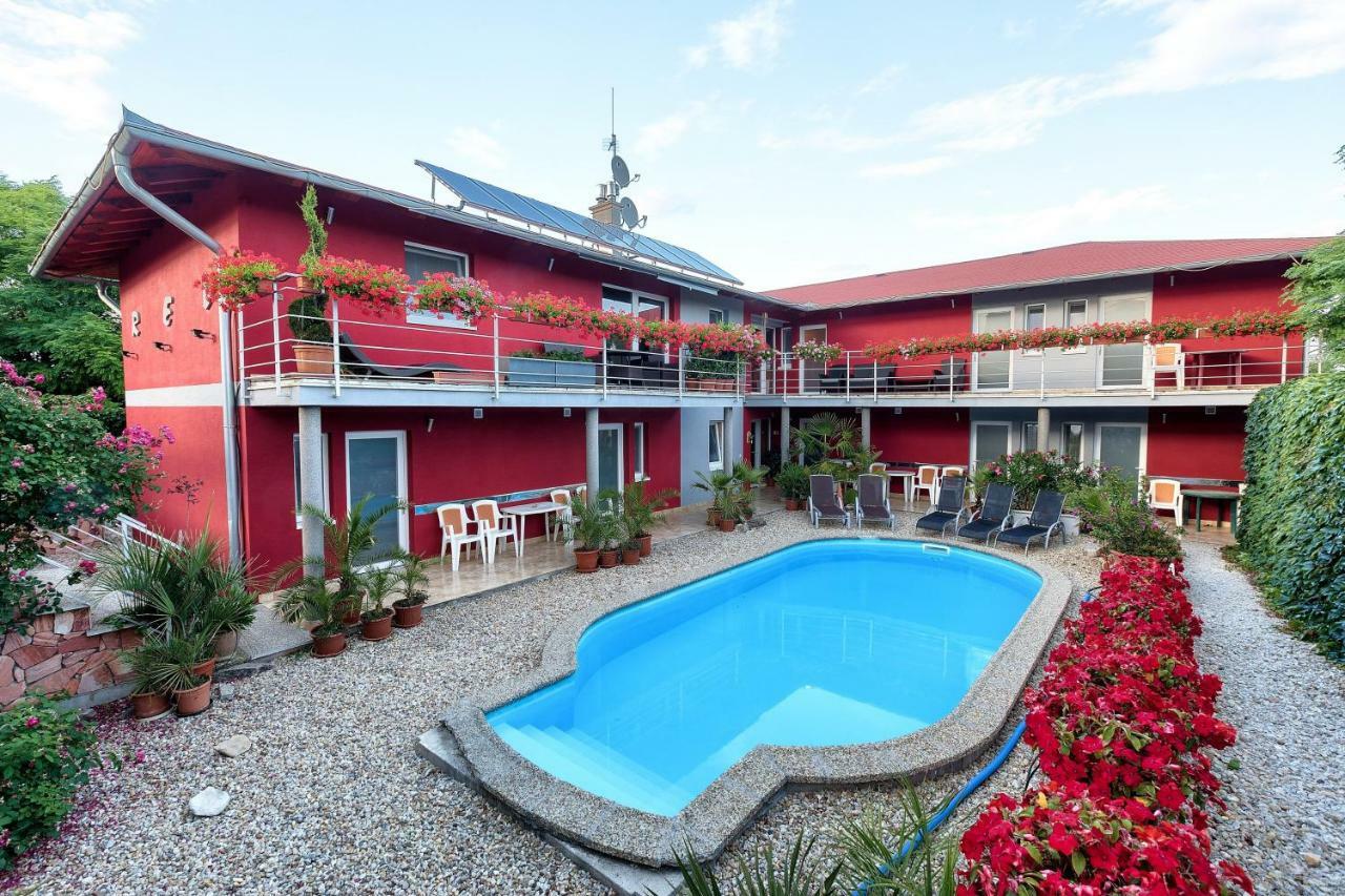 מלון Podhájska Apartmanovy Dom Red מראה חיצוני תמונה