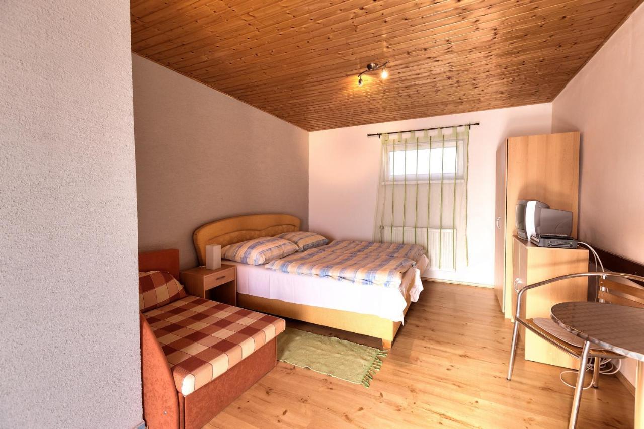 מלון Podhájska Apartmanovy Dom Red מראה חיצוני תמונה