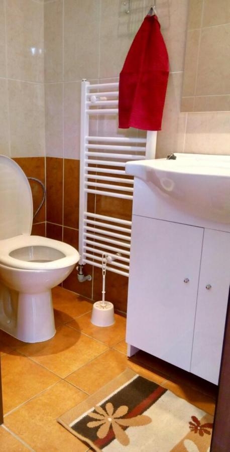 Podhájska Apartmanovy Dom Red מראה חיצוני תמונה